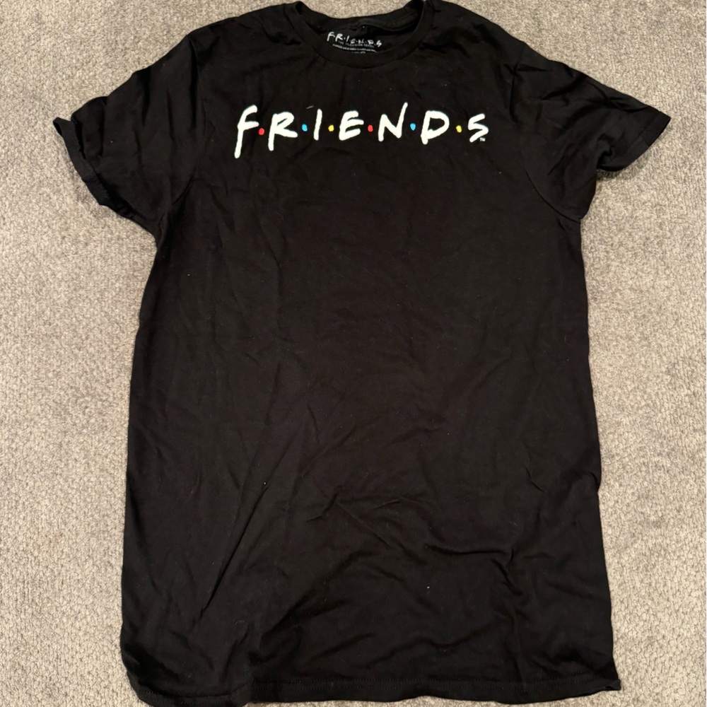 FRIENDS black tee